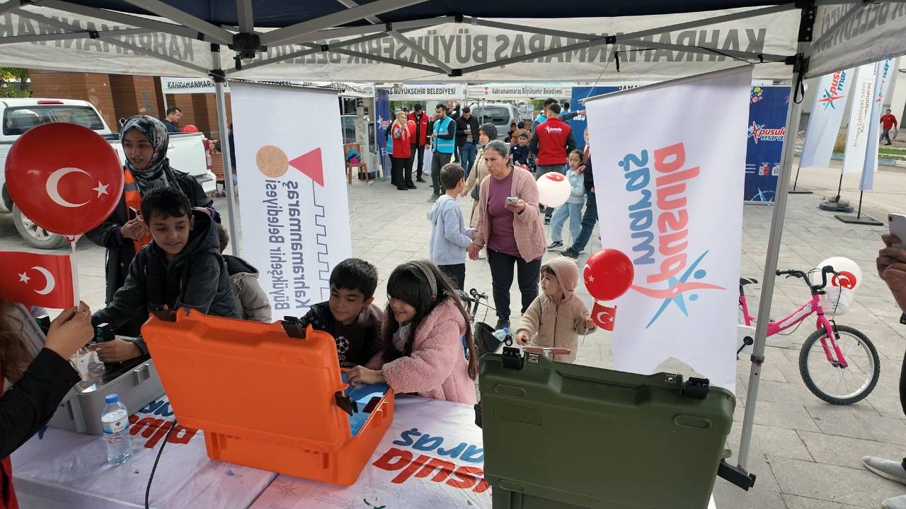 Kahramanmaraş Elbistan'da Bilim Otobüsü Gençlerle Buluştu! (7)
