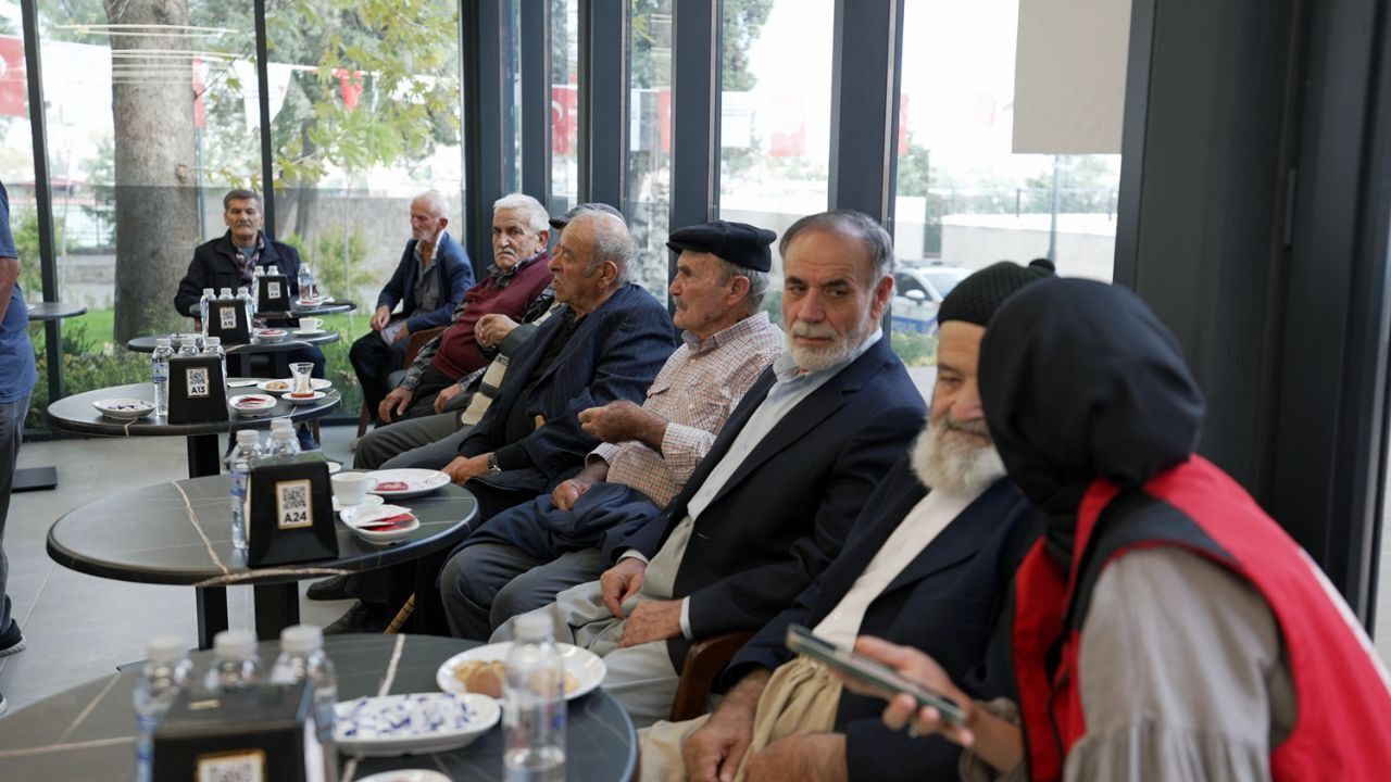 Büyükşehir’den Yaşlılara Sazlı Sözlü Kale Eğlencesi