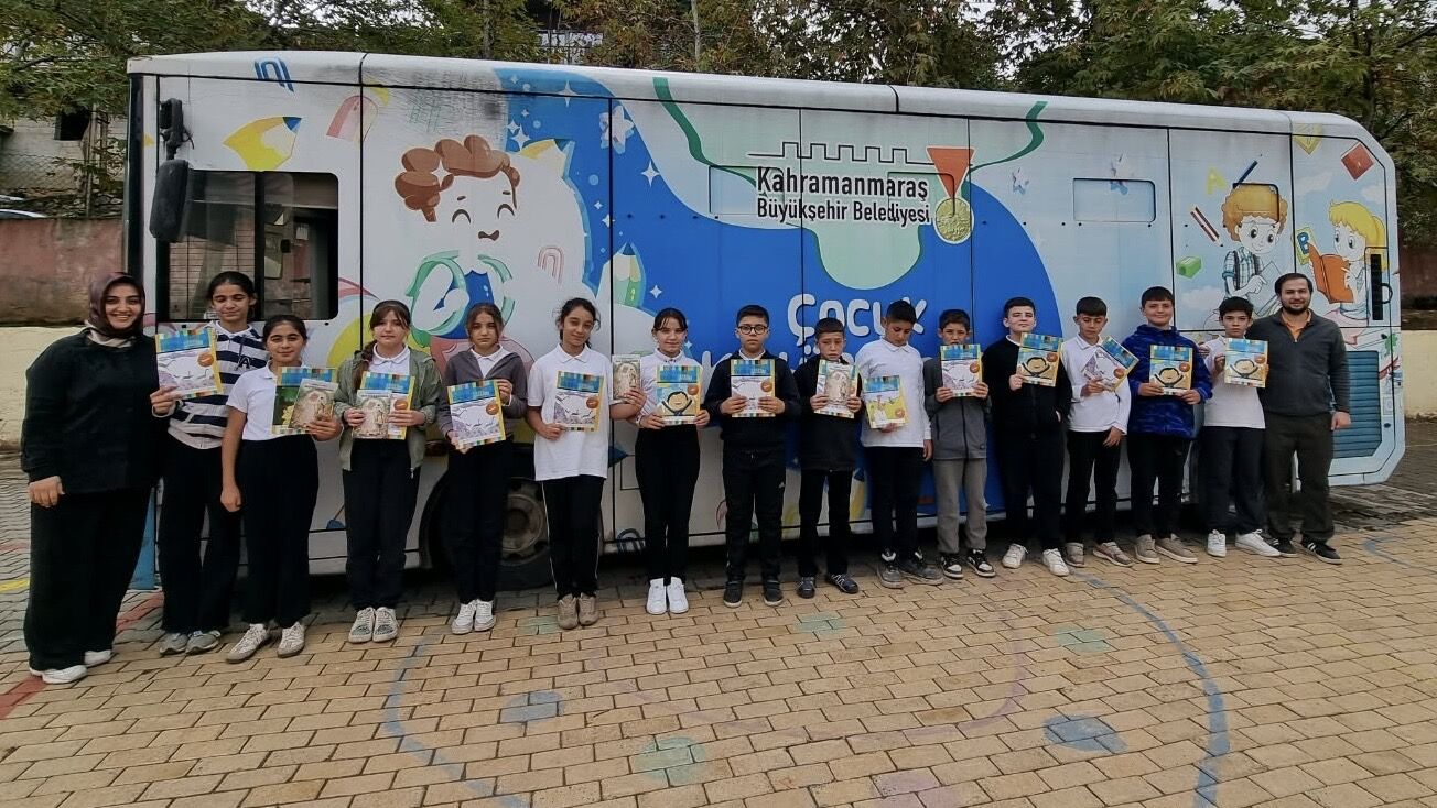 UNESCO Edebiyat Şehri’nde Kitap Sevgisi Mobil Kütüphaneyle Büyüyor