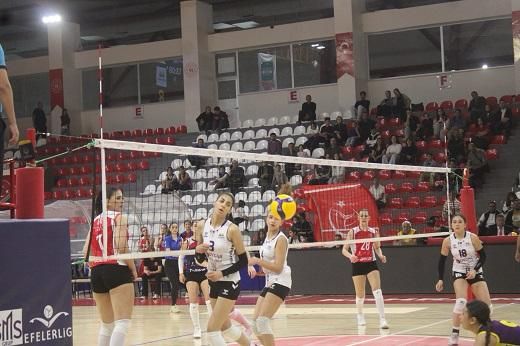 Kahramanmaraş’ın Sultanları Set Vermedi: Antepia’yı 3-0 Mağlup Etti!